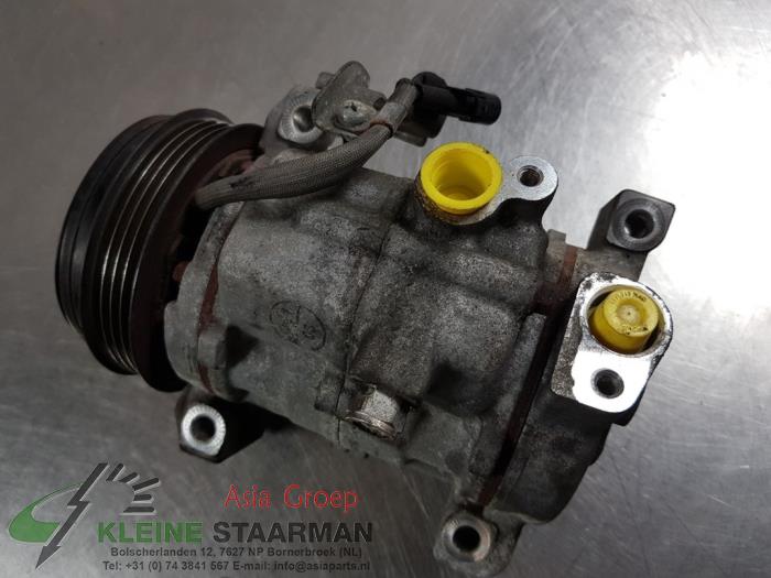 Air conditioning pump from a Suzuki SX4 S-Cross (JY) 1.6 16V 2015