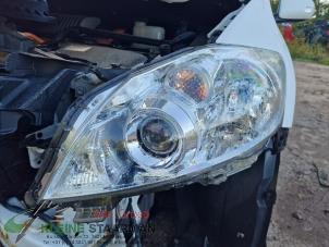 Used Headlight, left Toyota Auris (E15) 1.8 16V HSD Full Hybrid Price on request offered by Kleine Staarman B.V. Autodemontage