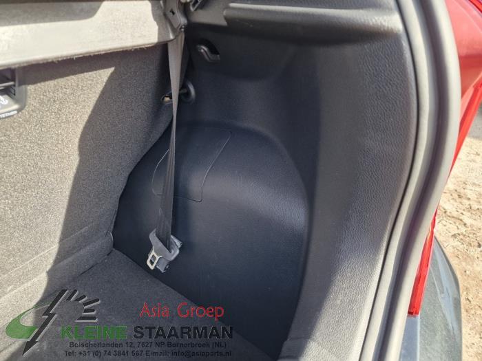 Boot lining right from a Kia Picanto (JA) 1.2 16V 2019