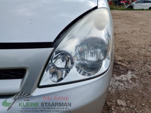 Używane Reflektor lewy Toyota Corolla Verso (R10/11) 1.6 16V VVT-i Cena na żądanie oferowane przez Kleine Staarman B.V. Autodemontage