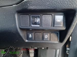 Used Switch (miscellaneous) Nissan Qashqai (J11) 1.2 DIG-T 16V Price on request offered by Kleine Staarman B.V. Autodemontage