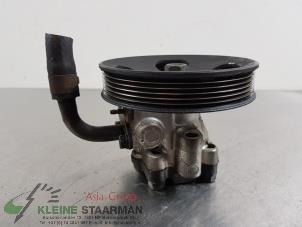 Used Power steering pump Hyundai Trajet 2.7 V6 24V Price on request offered by Kleine Staarman B.V. Autodemontage