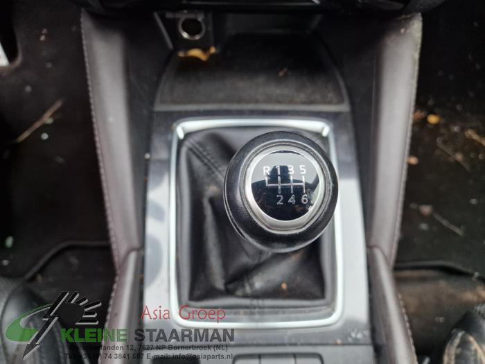 Schaltbox van een Mazda 6 (GJ/GH/GL) 2.0 SkyActiv-G 165 16V 2015