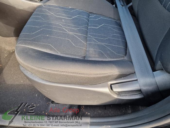 Seat, left from a Kia Picanto (TA) 1.0 12V 2015