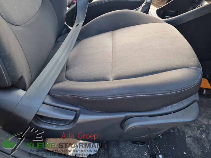 Seat, right from a Kia Picanto (TA) 1.0 12V 2015