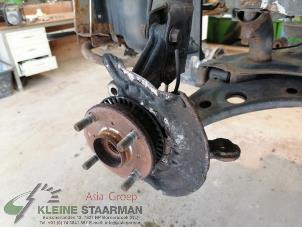 Used Knuckle, front left Daihatsu Sirion 2 (M3) 1.0 12V DVVT Price on request offered by Kleine Staarman B.V. Autodemontage