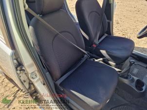 Używane Fotel prawy Daihatsu Sirion 2 (M3) 1.0 12V DVVT Cena na żądanie oferowane przez Kleine Staarman B.V. Autodemontage