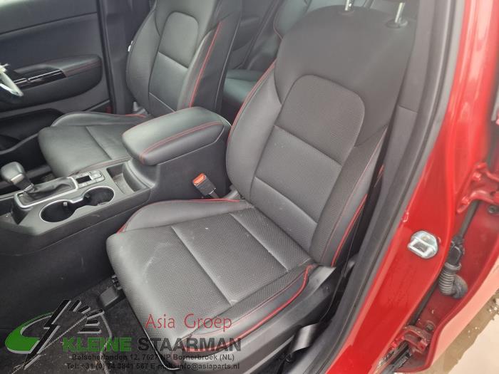 Seat, left from a Kia Sportage (QL) 1.6 T-GDI 16V 4x4 2020