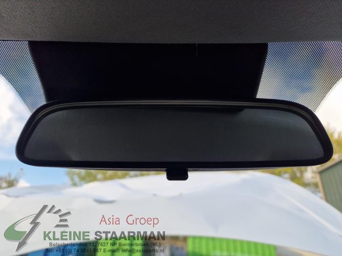 Rear view mirror from a Hyundai i20 (GBB) 1.2i 16V 2017