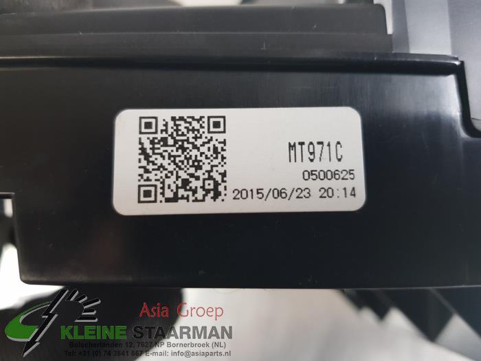 Afficheur tête haute d'un Mazda 3 (BM/BN) 2.0 SkyActiv-G 165 16V 2016