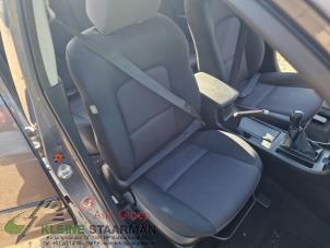 Gebrauchte Sitz rechts Mazda 3 (BK12) 1.6i 16V Preis auf Anfrage angeboten von Kleine Staarman B.V. Autodemontage