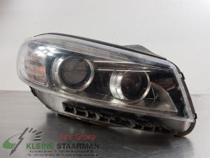 Used Headlight, right Kia Sorento III (UM) 2.2 CRDi 16V VGT 4x4 Price on request offered by Kleine Staarman B.V. Autodemontage