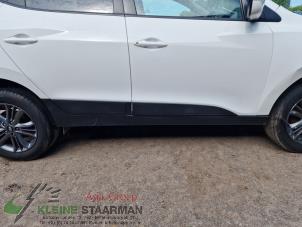 Begagnade Sidokjol, höger Hyundai iX35 (LM) 1.7 CRDi 16V Pris på förfrågan erbjuds av Kleine Staarman B.V. Autodemontage