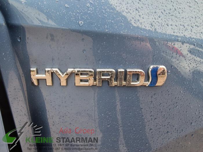 Brazo portante lado superior derecha detrás de un Toyota Auris Touring Sports (E18) 1.8 16V Hybrid 2016
