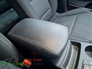 Used Armrest Kia Sportage (QL) 1.6 CRDi 16V 136 Price on request offered by Kleine Staarman B.V. Autodemontage