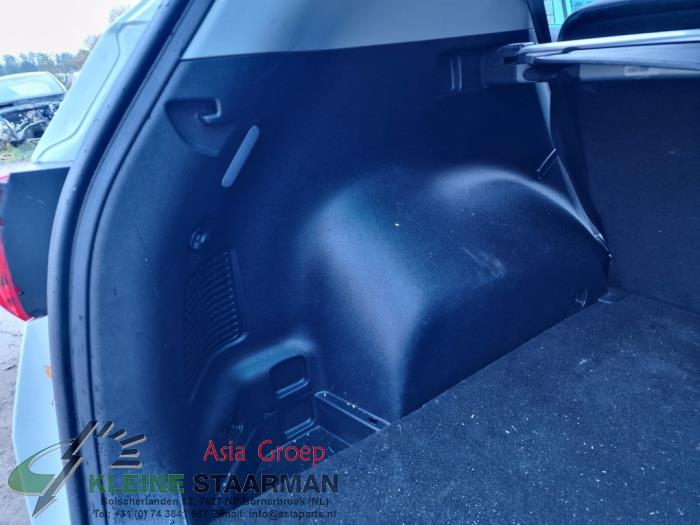 Revêtement coffre gauche d'un Kia Sportage (QL) 1.6 CRDi 16V 136 2019