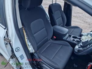 Gebrauchte Sitz rechts Kia Sportage (QL) 1.6 CRDi 16V 136 Preis auf Anfrage angeboten von Kleine Staarman B.V. Autodemontage