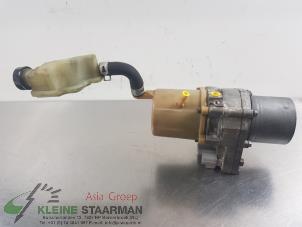 Gebrauchte Lenkkraftverstärker Pumpe Mazda 5 (CR19) 2.0i 16V Preis auf Anfrage angeboten von Kleine Staarman B.V. Autodemontage