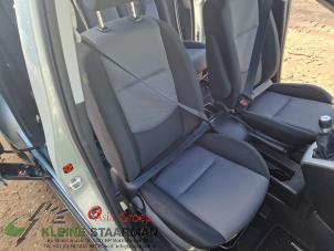 Używane Fotel prawy Mazda 5 (CR19) 2.0i 16V Cena na żądanie oferowane przez Kleine Staarman B.V. Autodemontage