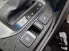 Interruptor de freno de mano de un Hyundai Santa Fe III (DM), 2012 / 2018 2.2 CRDi R 16V 4x4, SUV, Diesel, 2.199cc, 145kW (197pk), 4x4, D4HB, 2012-09 / 2015-12, DMC5D14; DMC7D14 2014