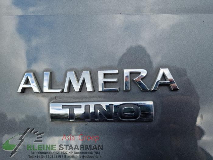 Stoßdämpfer rechts hinten van een Nissan Almera Tino (V10M) 1.8 16V 2006
