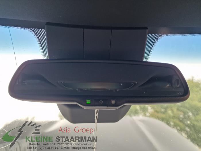 Rear view mirror from a Kia Sportage (QL) 2.0 CRDi 136 16V VGT 4x4 2017