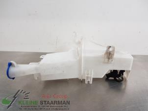 Used Front windscreen washer reservoir Kia Sportage (QL) 1.6 T-GDI 16V 4x4 Price on request offered by Kleine Staarman B.V. Autodemontage