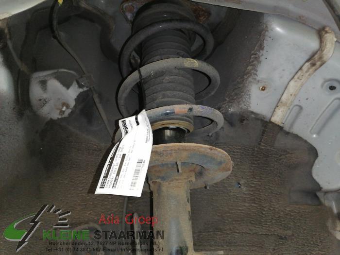 Front shock absorber rod, left from a Hyundai iX35 (LM) 1.7 CRDi 16V 2013