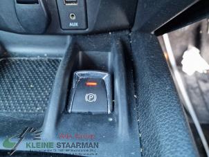 Usados Interruptor de freno de mano Nissan X-Trail (T32) 1.6 Energy dCi Precio de solicitud ofrecido por Kleine Staarman B.V. Autodemontage