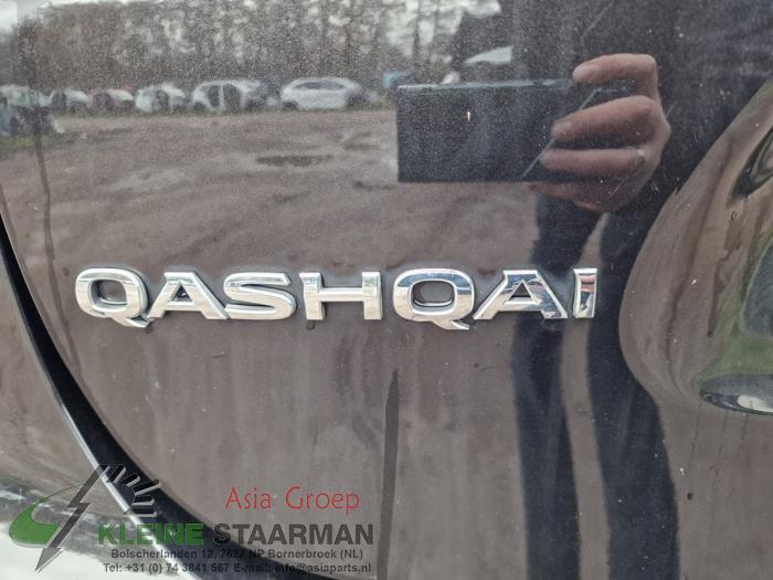 Amortiguador derecha detrás de un Nissan Qashqai (J11) 1.3 DIG-T 160 16V 2019