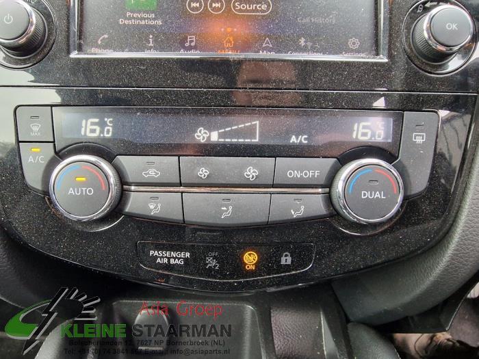 Heater control panel Nissan Qashqai 1.3 DIGT 160 16V
