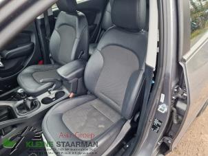 Used Seat, left Hyundai iX35 (LM) 1.7 CRDi 16V Price on request offered by Kleine Staarman B.V. Autodemontage