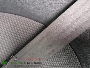 Usagé Ceinture de sécurité arrière gauche Hyundai iX35 (LM) 1.7 CRDi 16V Prix sur demande proposé par Kleine Staarman B.V. Autodemontage