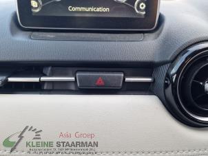Usagé Commutateur éclairage d'urgence Mazda CX-3 2.0 SkyActiv-G 120 Prix sur demande proposé par Kleine Staarman B.V. Autodemontage