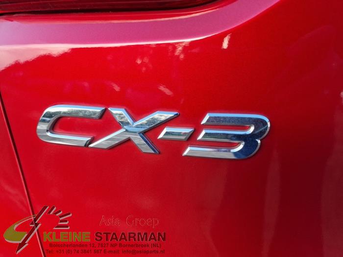 Set of tailgate gas struts from a Mazda CX-3 2.0 SkyActiv-G 120 2017