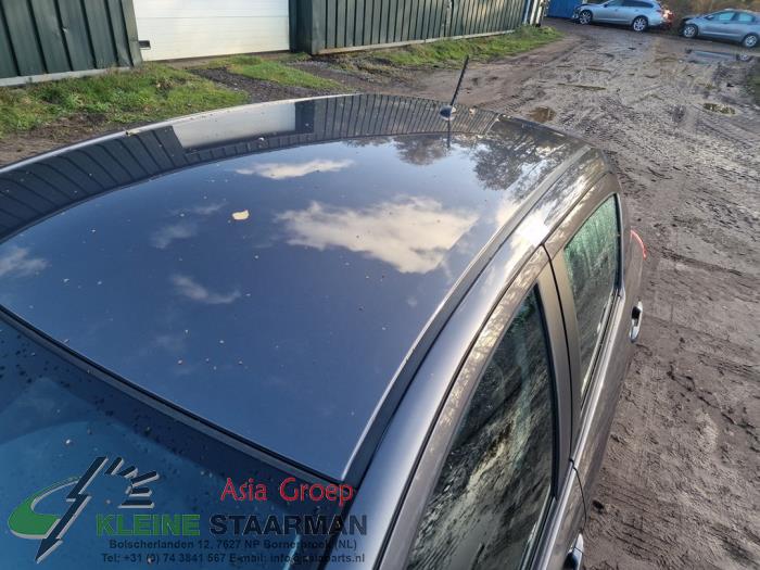 Roof from a Toyota Yaris III (P13) 1.5 16V Hybrid 2018