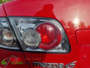 Usados Luz trasera izquierda Mazda 6 (GG12/82) 1.8i 16V Precio € 50,00 Norma de margen ofrecido por Kleine Staarman B.V. Autodemontage