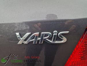 Usados Bisagra de capó Toyota Yaris II (P9) 1.0 12V VVT-i Precio de solicitud ofrecido por Kleine Staarman B.V. Autodemontage