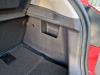 Tapicerka pokrywy bagaznika prawa z Kia Rio III (UB), 2011 / 2017 1.2 CVVT 16V, Hatchback, Benzyna, 1.248cc, 62kW (84pk), FWD, G4LA, 2011-09 / 2017-12 2015