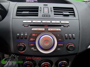 Używane Radioodtwarzacz CD Mazda 3 Sport (BL14/BLA4/BLB4) 1.6i MZR 16V Cena na żądanie oferowane przez Kleine Staarman B.V. Autodemontage