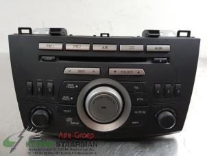 Gebrauchte Radio CD Spieler Mazda 3 Sport (BL14/BLA4/BLB4) 1.6i MZR 16V Preis auf Anfrage angeboten von Kleine Staarman B.V. Autodemontage