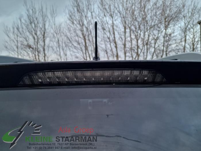 Zusätzliches Bremslicht Mitte van een Mitsubishi Outlander (CW) 2.4 16V Mivec 4x4 2009
