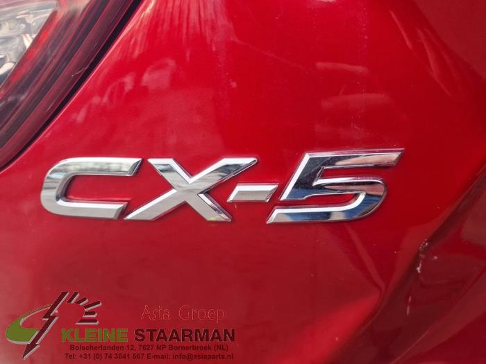 Bonnet Hinge from a Mazda CX-5 (KE,GH) 2.0 SkyActiv-G 16V 2WD 2017