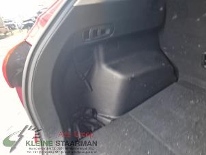 Usados Tapizado de maletero izquierda Mazda CX-5 (KE,GH) 2.0 SkyActiv-G 16V 2WD Precio de solicitud ofrecido por Kleine Staarman B.V. Autodemontage