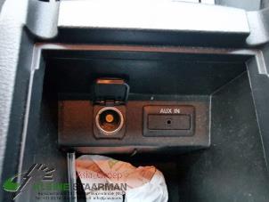 Używane Zlacze AUX/USB Mazda 6 Sport (GH14/GHA4) 1.8i 16V Cena na żądanie oferowane przez Kleine Staarman B.V. Autodemontage