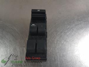 Used Electric window switch Kia Venga 1.6 CVVT 16V Price on request offered by Kleine Staarman B.V. Autodemontage