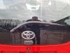 Toyota Aygo (B10) 1.0 12V VVT-i Brazo de limpiaparabrisas detrás