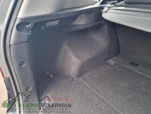 Gebrauchte Kofferraum Verkleidung links Hyundai i30 Crosswagon (WWH) 1.6 CVVT 16V Preis auf Anfrage angeboten von Kleine Staarman B.V. Autodemontage