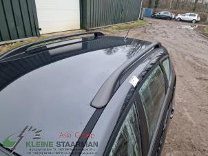 Used Roof rail, left Hyundai i30 Crosswagon (WWH) 1.6 CVVT 16V Price on request offered by Kleine Staarman B.V. Autodemontage