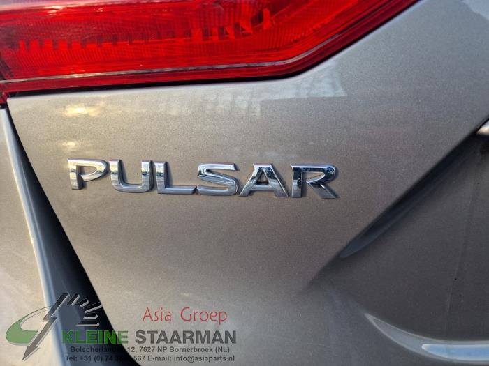 Benzinpumpe van een Nissan Pulsar (C13) 1.2 DIG-T 16V 2017